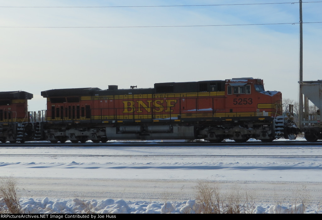 BNSF 5253